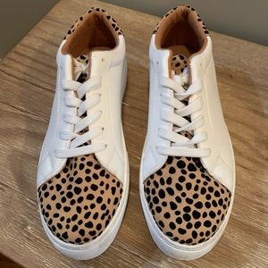 Like new leather tennis shoes!